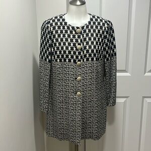 Carlisle lightweight dressy-ish hip length jacket. Size 6 Versatile.